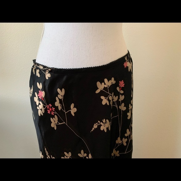 Skirt - Picture 2 of 7